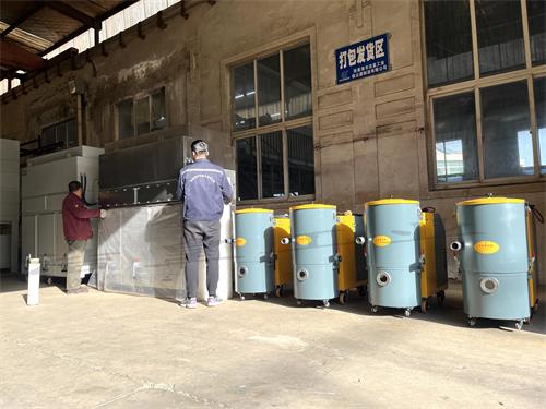 脉冲滤筒除尘器和工业吸尘器打包发往浙江、吉林——乐虎lehu工业_乐虎lehu